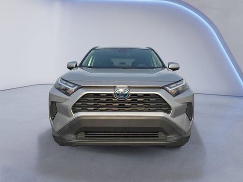 Used 2022 Toyota RAV4 XLE image 8