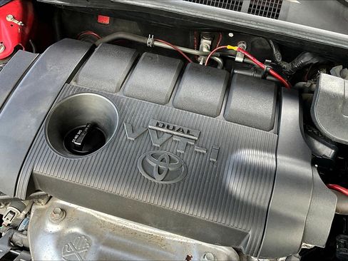 Used 2011 Toyota Camry LE FWD image 30