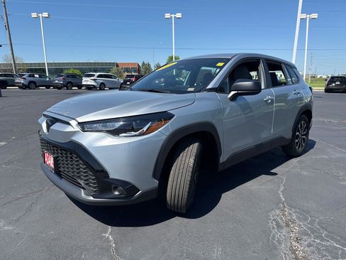 Used 2025 Toyota Corolla Cross AWD Hybrid image 3