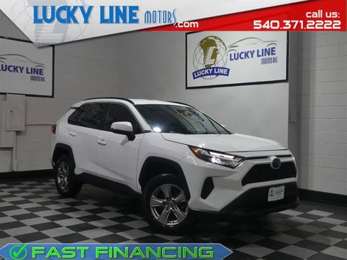 Used 2022 Toyota RAV4 XLE AWD/4WD image 1