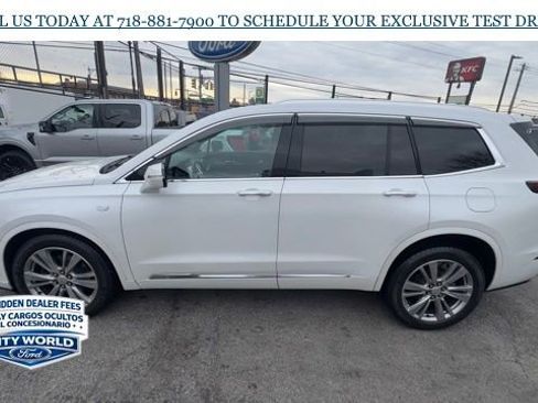 Used 2021 Cadillac XT6 Premium Luxury AWD/4WD image 2
