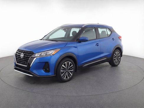 Used 2024 Nissan Kicks SV image 3