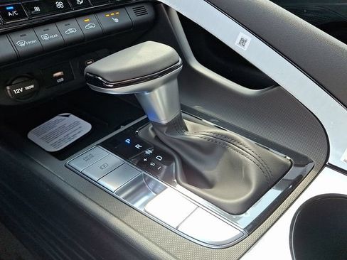 New 2026 Hyundai Elantra Limited FWD image 7