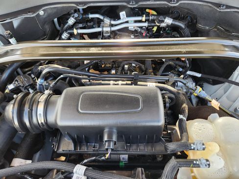 Used 2023 Ford Explorer Limited image 35