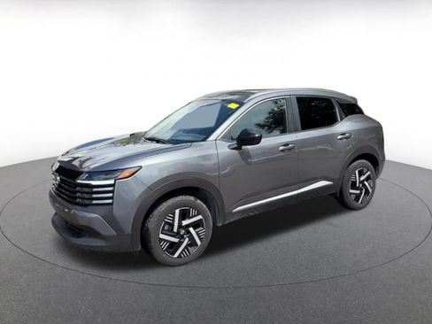 Used 2026 Nissan Kicks SV w/ Cold Weather Package FWD image 7