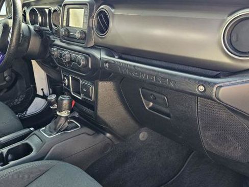 Used 2018 Jeep Wrangler Unlimited Sport AWD/4WD image 32