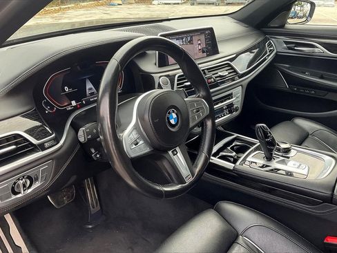 Used 2022 BMW 750i xDrive w/ Executive Package image 14