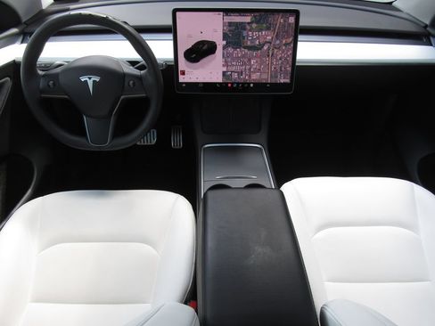 Used 2022 Tesla Model Y Performance AWD/4WD image 31