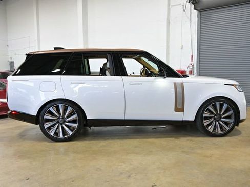 Used 2024 Land Rover Range Rover SV image 16