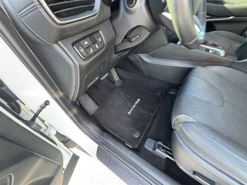 Used 2019 Hyundai Santa Fe SEL image 11