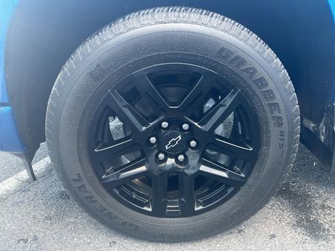 Certified 2022 Chevrolet Silverado 1500 Custom AWD/4WD image 9