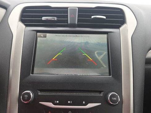 Used 2014 Ford Fusion SE w/ Equipment Group 202A image 28