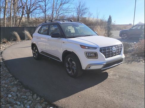 New 2026 Hyundai Venue SEL image 8