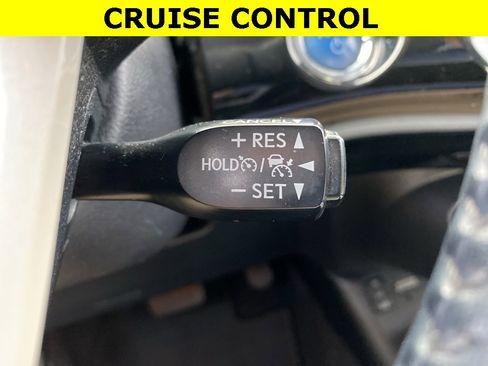 Used 2017 Toyota Prius Four Touring image 13