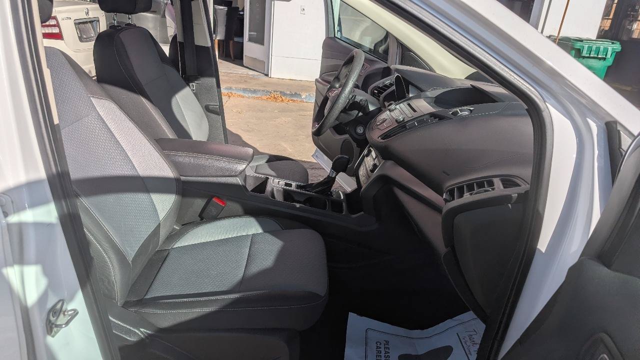 Used 2017 Ford Escape SE AWD/4WD image 14