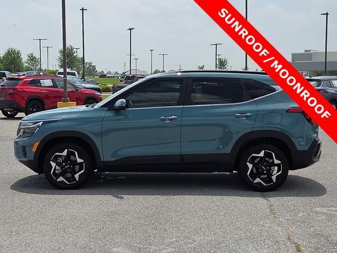 Used 2025 Kia Seltos EX w/ EX Sunroof Package AWD/4WD image 3