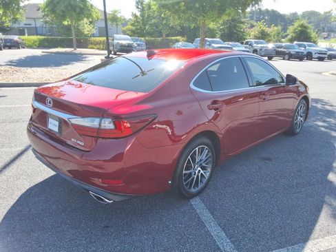 Used 2016 Lexus ES 350 w/ Luxury Package w/Wood Trim FWD image 5