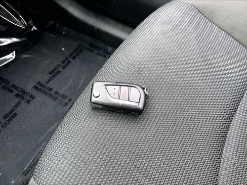 Used 2025 Toyota RAV4 LE AWD/4WD image 14