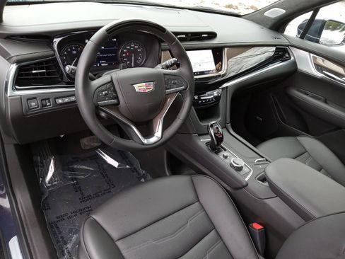 Used 2025 Cadillac XT6 Premium Luxury w/ Platinum Package image 13