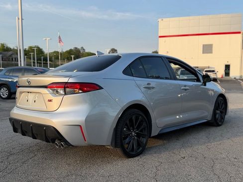 Used 2025 Toyota Corolla SE image 3