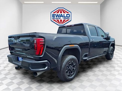Used 2024 GMC Sierra 2500 Denali Ultimate w/ Max Trailering Package AWD/4WD image 4