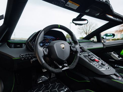 Used 2021 Lamborghini Aventador SVJ image 61