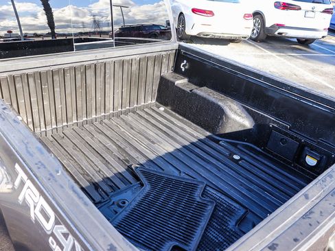 Used 2019 Toyota Tacoma TRD Off-Road image 30