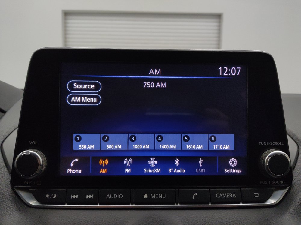 Used 2020 Nissan Sentra SV FWD image 25