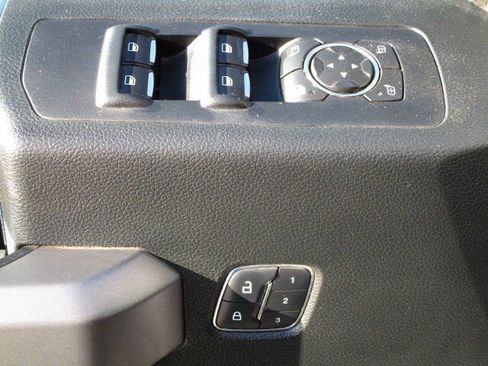 Used 2016 Ford F150 Platinum w/ Equipment Group 701A Luxury image 13