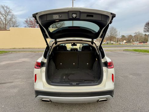 Used 2022 INFINITI QX50 Essential image 10