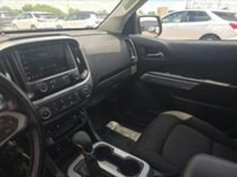 Used 2022 Chevrolet Colorado LT w/ Fleet Safety Package RWD image 18