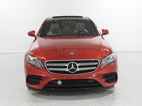 Used 2017 Mercedes-Benz E 300 4MATIC image 2