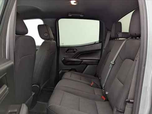 Used 2023 Chevrolet Colorado W/T RWD image 17
