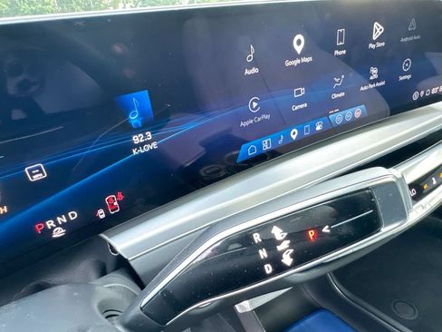 Used 2024 Cadillac Lyriq Sport AWD/4WD image 23