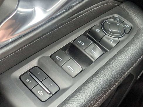 Used 2024 GMC Yukon Denali AWD/4WD image 26