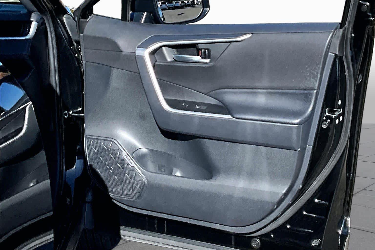 Certified 2025 Toyota RAV4 XLE AWD/4WD image 22