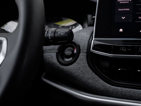 Used 2023 Jeep Compass Latitude w/ Sun and Sound Group image 29