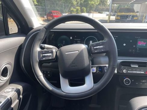 Used 2026 Hyundai Palisade SEL FWD image 16