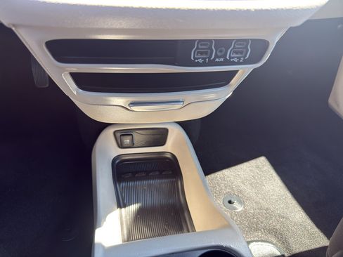 Used 2024 Chrysler Voyager LX FWD image 19
