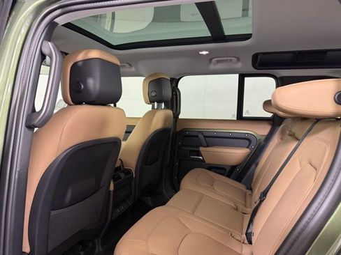 New 2026 Land Rover Defender 110 X-Dynamic SE image 21