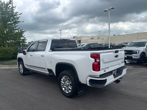 Used 2024 Chevrolet Silverado 3500 High Country w/ Technology Package AWD/4WD image 4