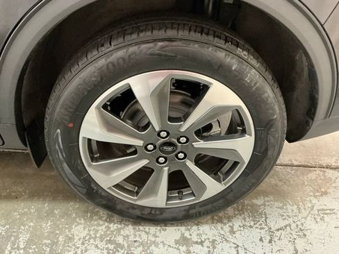 Used 2025 Ford Escape Platinum AWD/4WD image 10