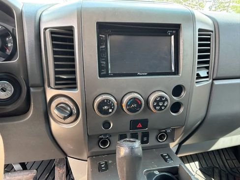 Used 2004 Nissan Titan LE w/ (Tow) Big Tow Pkg image 15