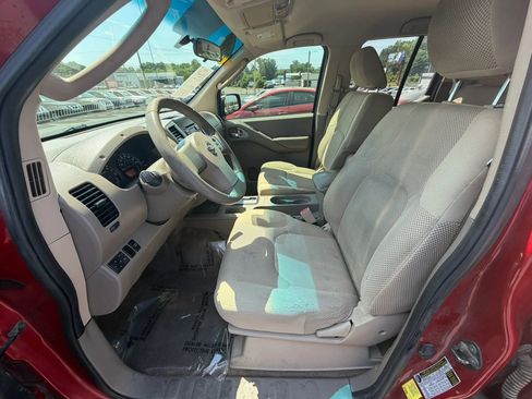 Used 2010 Nissan Frontier SE RWD image 10