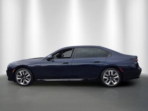 Certified 2023 BMW 740i RWD image 4