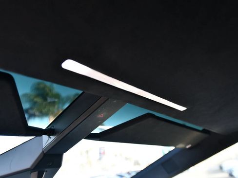 Used 2024 Tesla Cybertruck AWD Crew Cab image 18