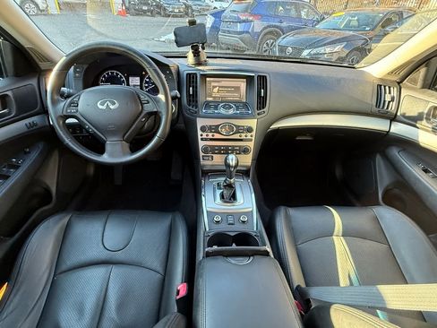 Used 2011 INFINITI G37 X w/ Premium Pkg image 11