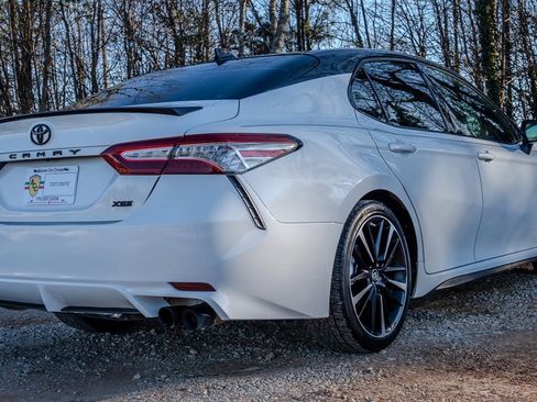 Used 2020 Toyota Camry XSE w/ Navigation Package FWD image 5