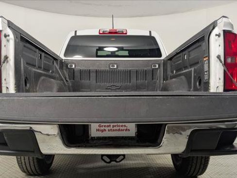 Used 2018 Chevrolet Colorado W/T w/ WT Convenience Package RWD image 17