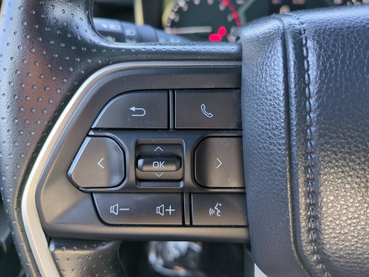 Used 2025 Toyota Tundra SR5 w/ SR5 Convenience Package AWD/4WD image 23